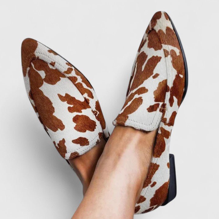 Baukje | Loafer met koeienprint in bruin-wit