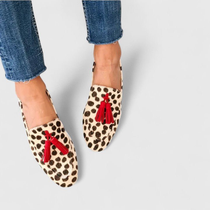 Bente | Loafer met dierenprint en rode kwastjes