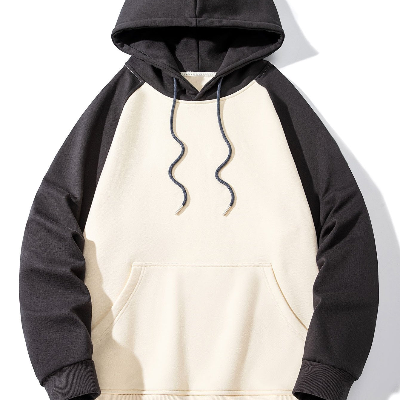Dolf | Raglanhoodie met patchworkdetails