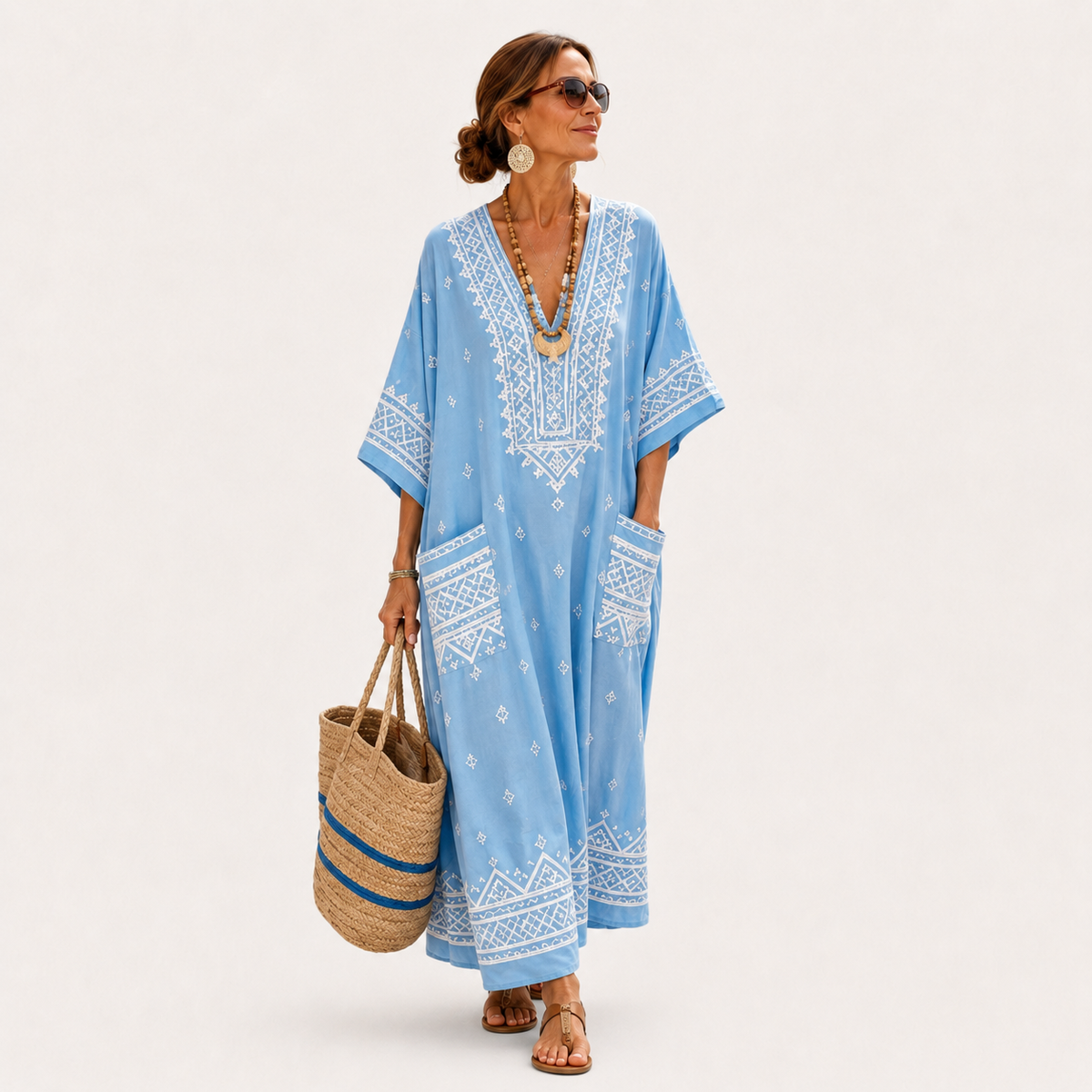 Elsje | Lichtblauwe kaftan met etnisch motief
