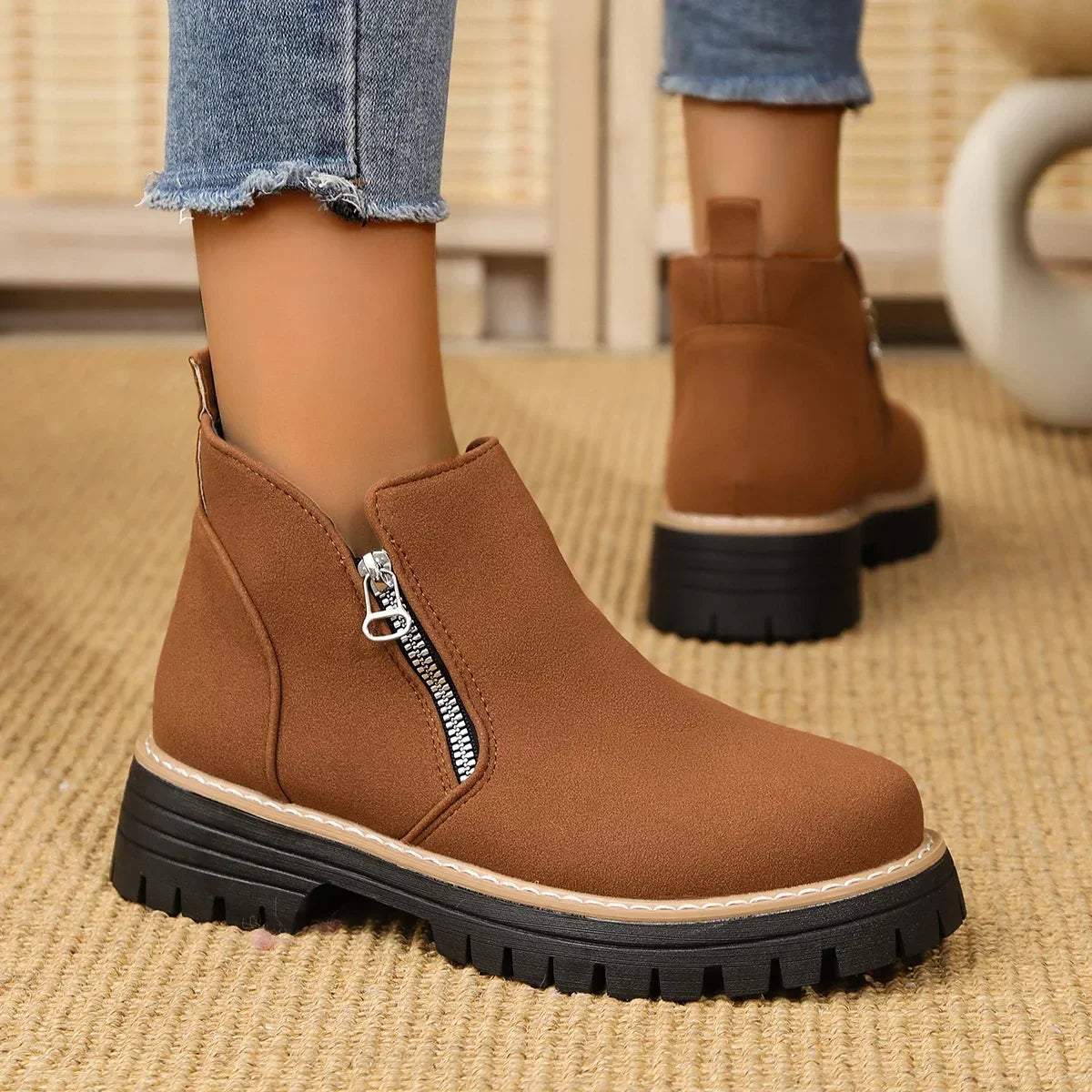 Frida | Plateau-Enkellaars met Dikke Zool – Stabiel en comfortabel voor herfst en winter