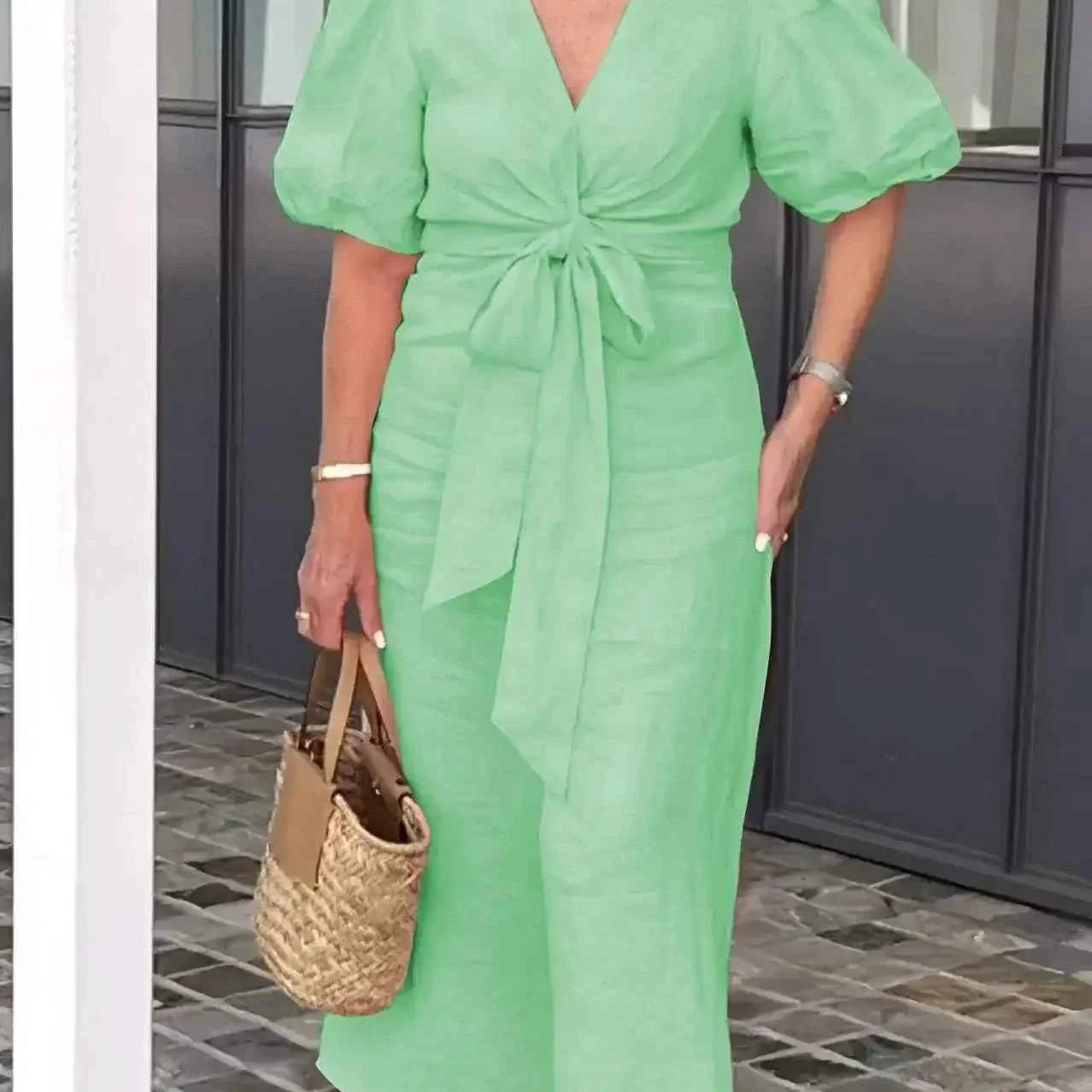 LYNORA | ELEGANTE MIDI JURK MET V-HALS