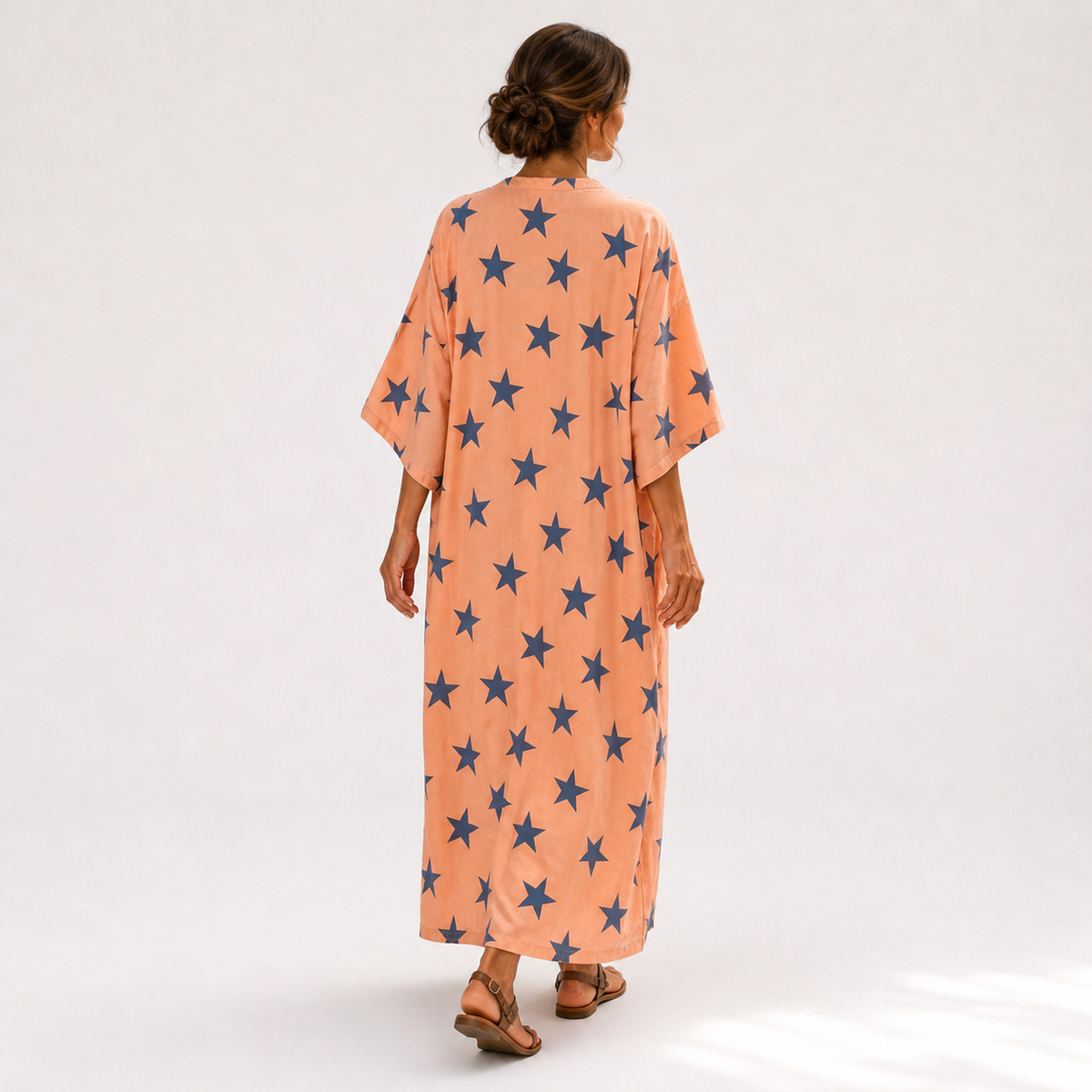 Sjoukje | Koraalkleurige kaftan met sterrenmotief