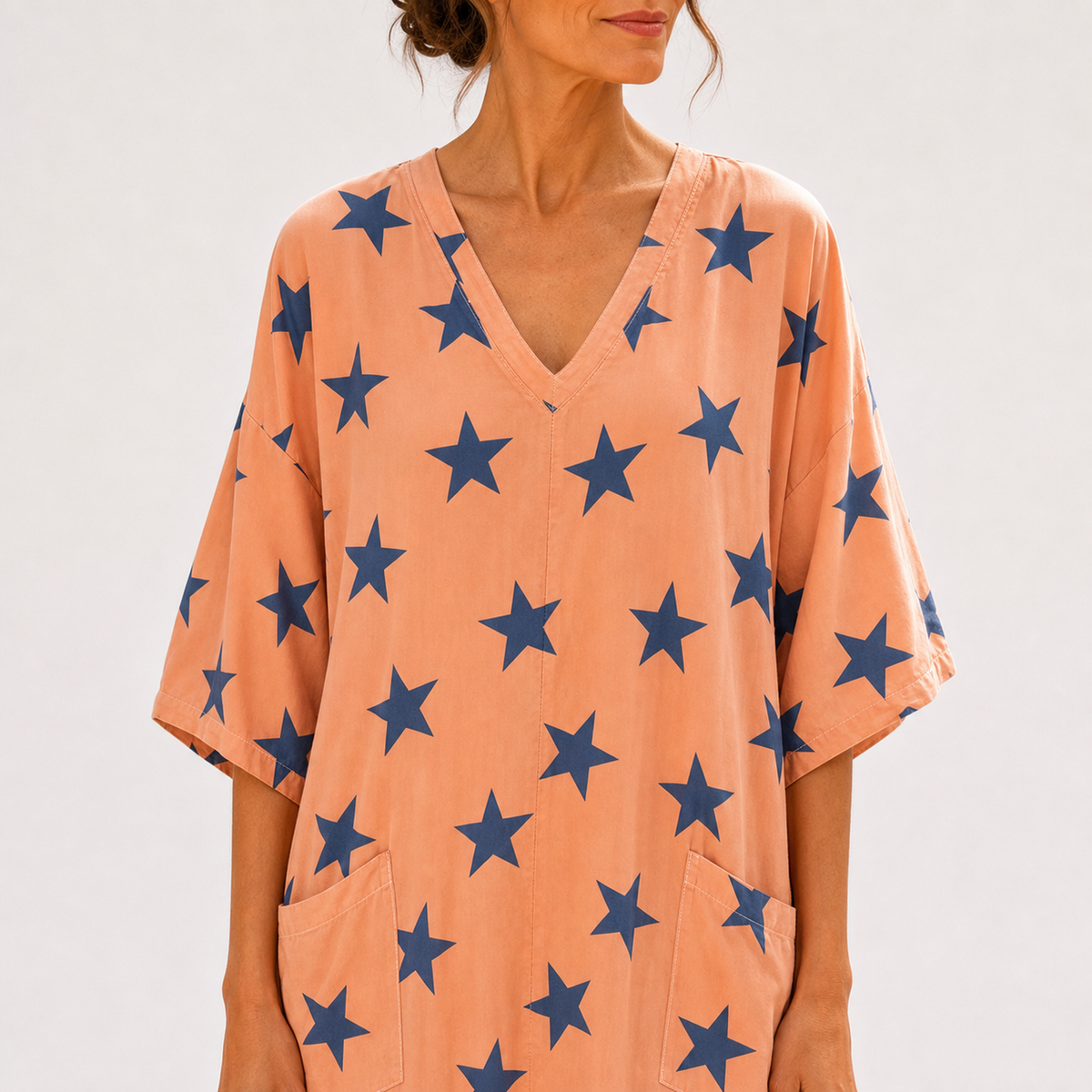 Sjoukje | Koraalkleurige kaftan met sterrenmotief