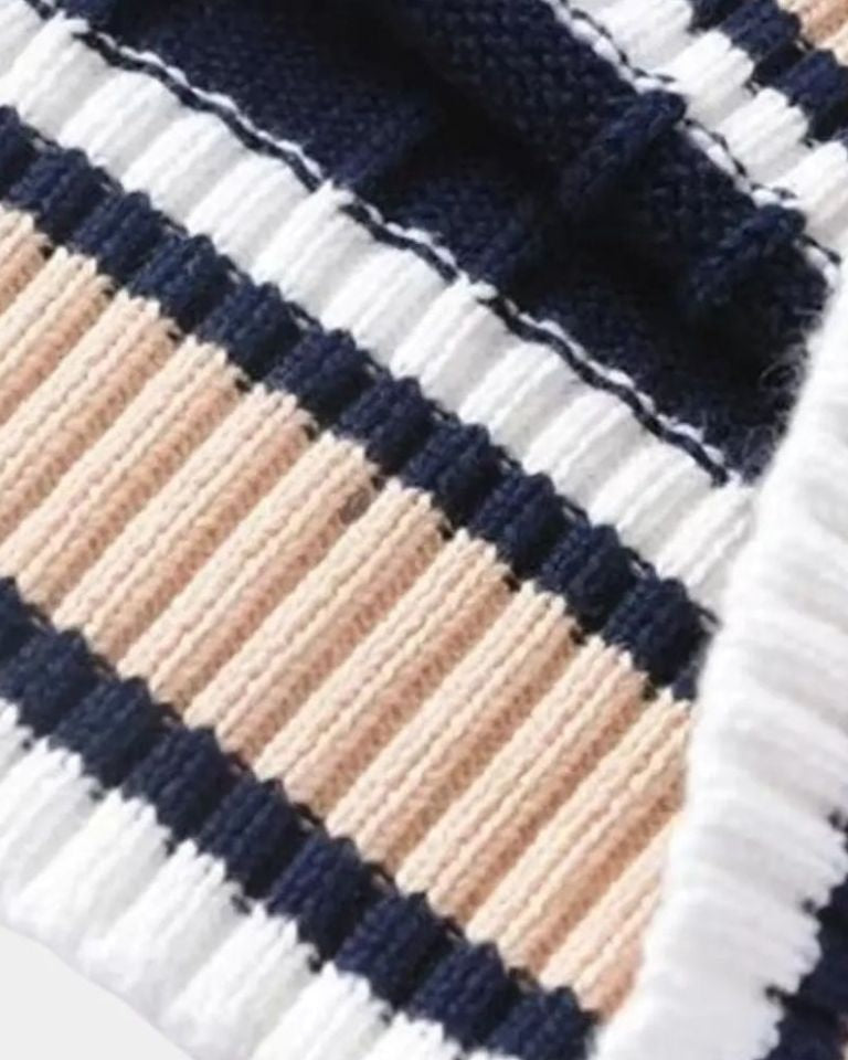 Tjibbe | Marineblauwe mouwloze trui met V-hals