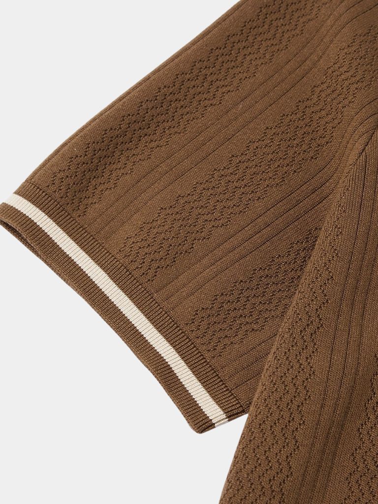 Ton | Bruine polo met reliëfstructuur