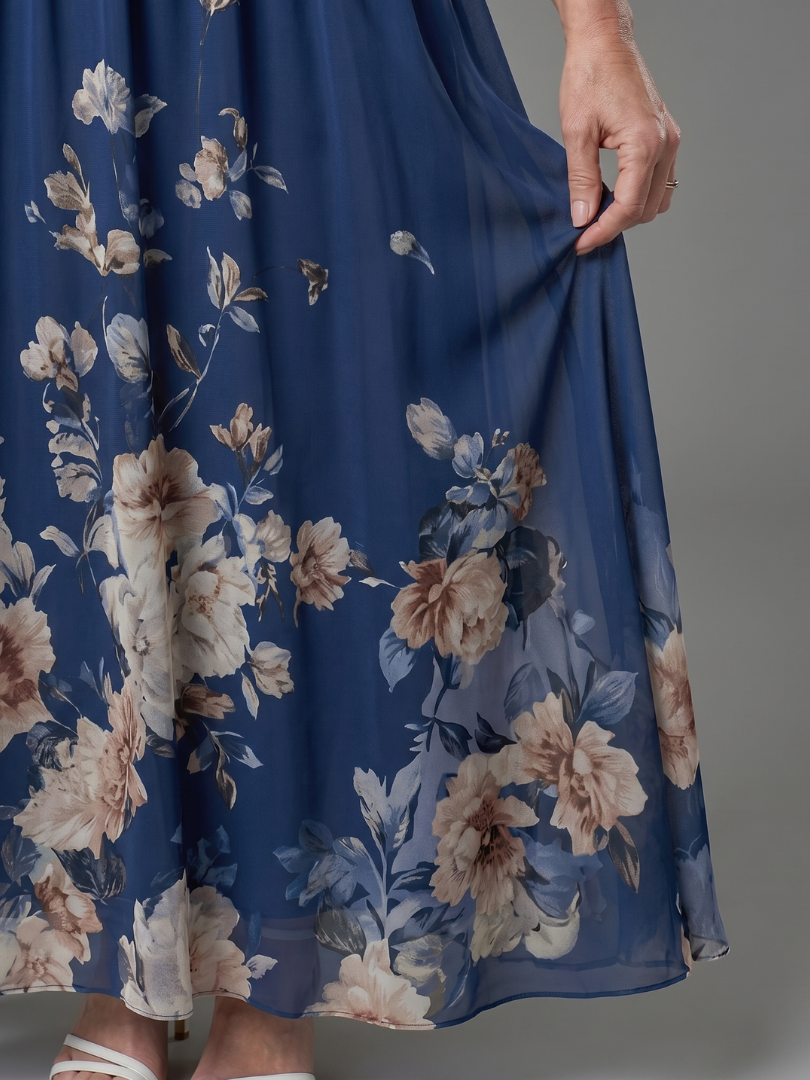 Yvette | Maxi-jurk met bloemenzoom in marineblauw