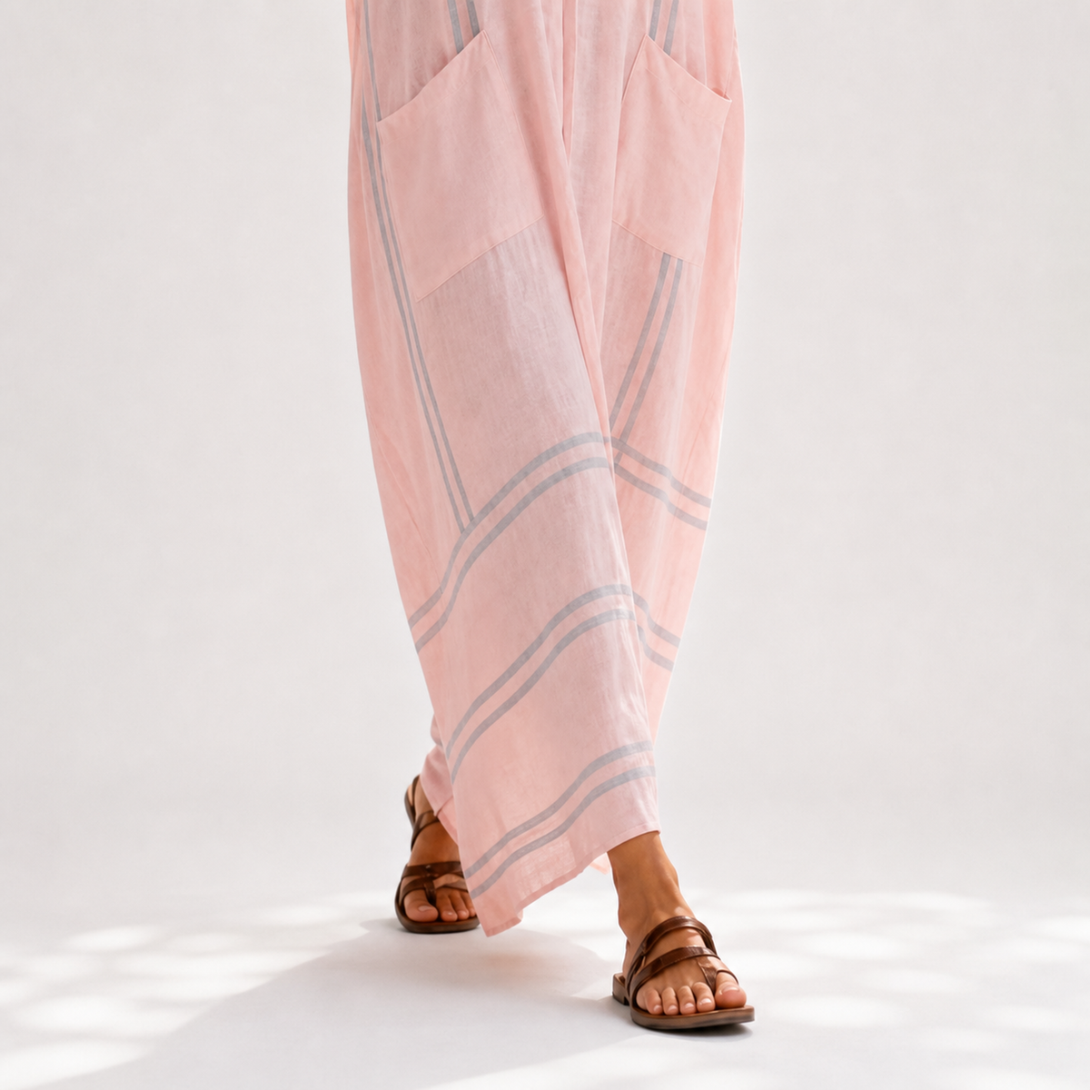 Zwaantje | Roze kaftan met strepen