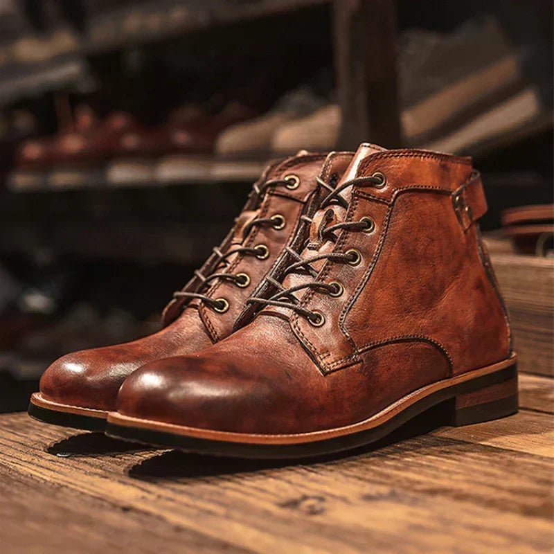 Ulbe | Bruine veterlaarzen in vintage stijl