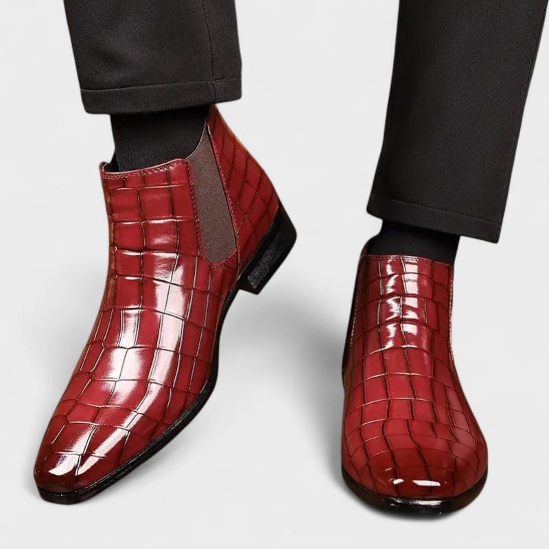 Zwier | Bordeauxrode chelseaboots met krokoprint